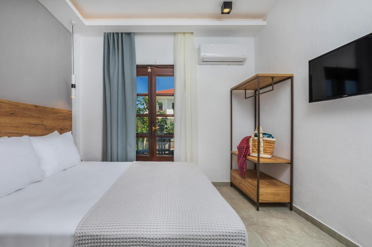 Eleon Suites Afytos Ngoại thất bức ảnh