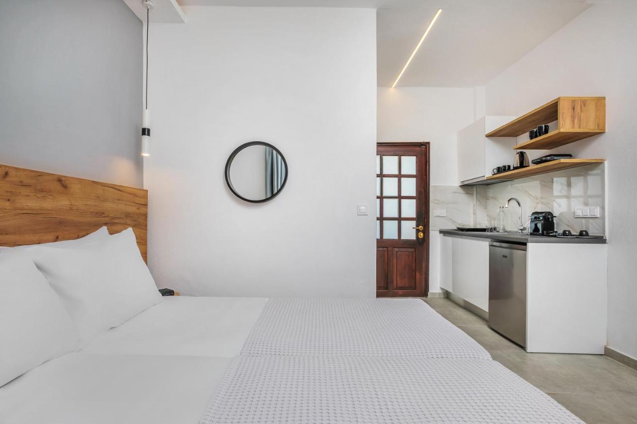 Eleon Suites Afytos Ngoại thất bức ảnh